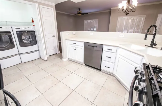 $1,700 | 9303 Gilcrease Avenue, Unit 1231, Las Vegas, NV 89149