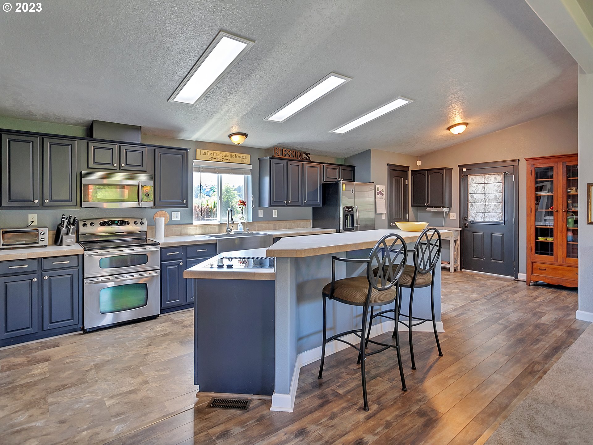 12450 Southwest Fischer Road, Unit 302 Tigard, OR 97224 - Photo 12 of 43 Gallery Image 12