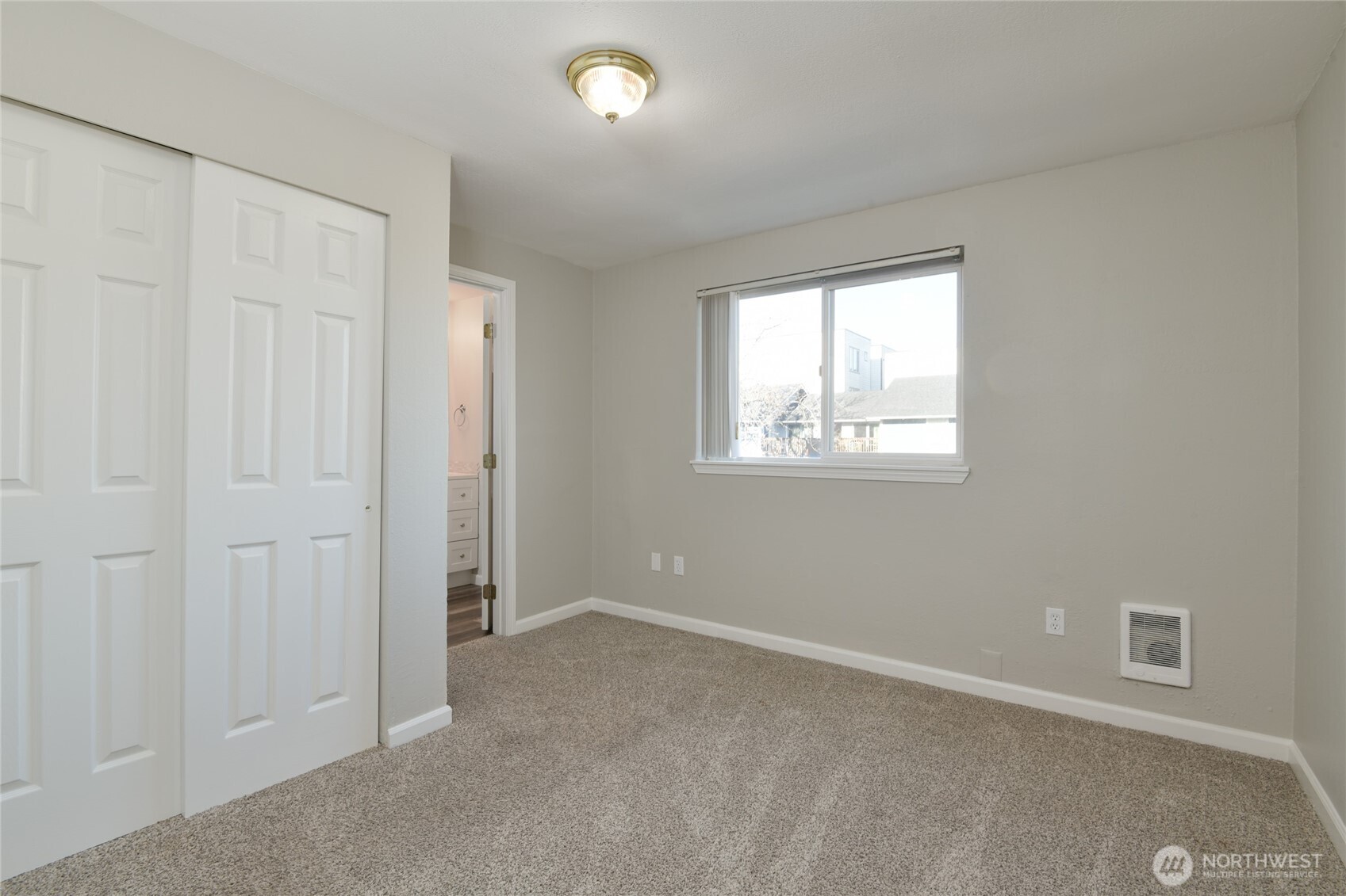 1702 South G Street Tacoma, WA 98405 - Photo 11 of 25 an empty room with windows
