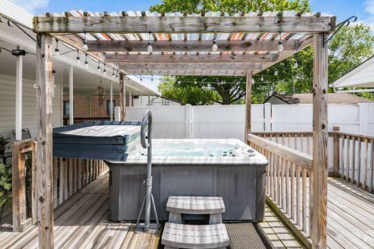 1677 Jackson Road Columbus, OH 43223 - Photo 39 of 48 Hot Tub
