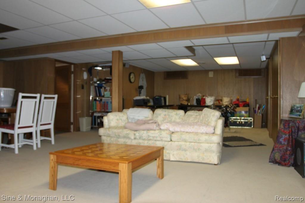 806 North Renaud Road Grosse Pointe, MI 48236 - Photo 24 of 27 IMG_3187.jpg