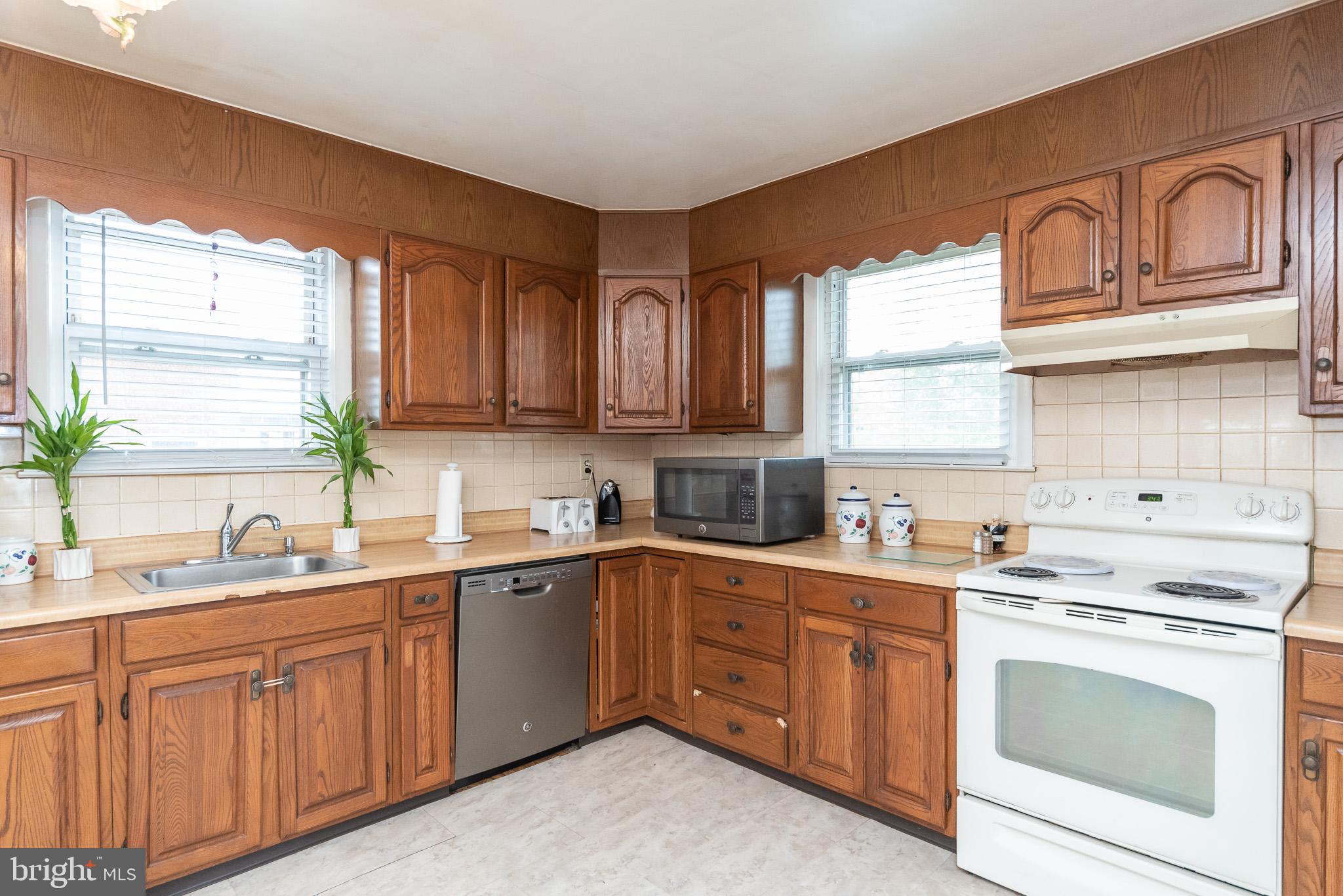 8341 Old Philadelphia Road Rosedale, MD 21237 - Photo 17 of 36 Kitchen