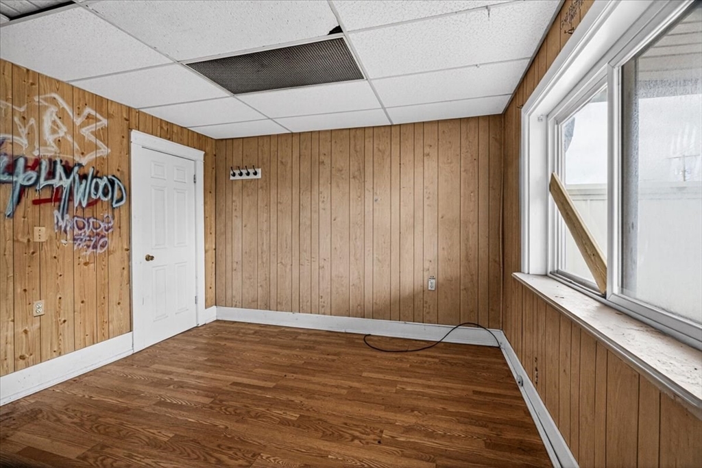 337 Parker Street Springfield, MA 01129 - Photo 21 of 36
