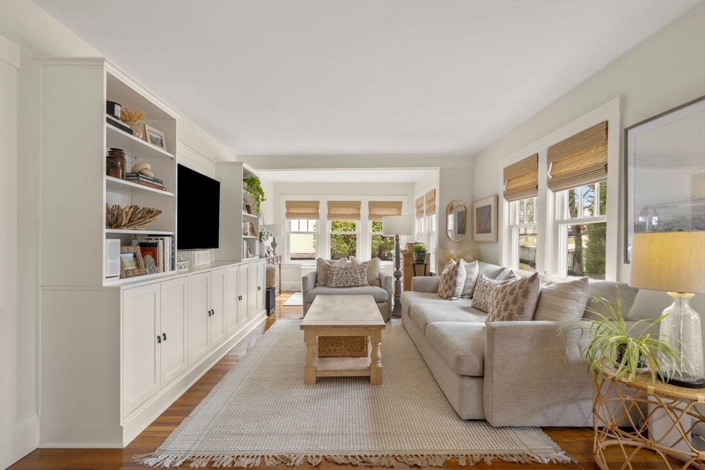 386 Country Way Scituate, MA 02066 - Photo 13 of 41