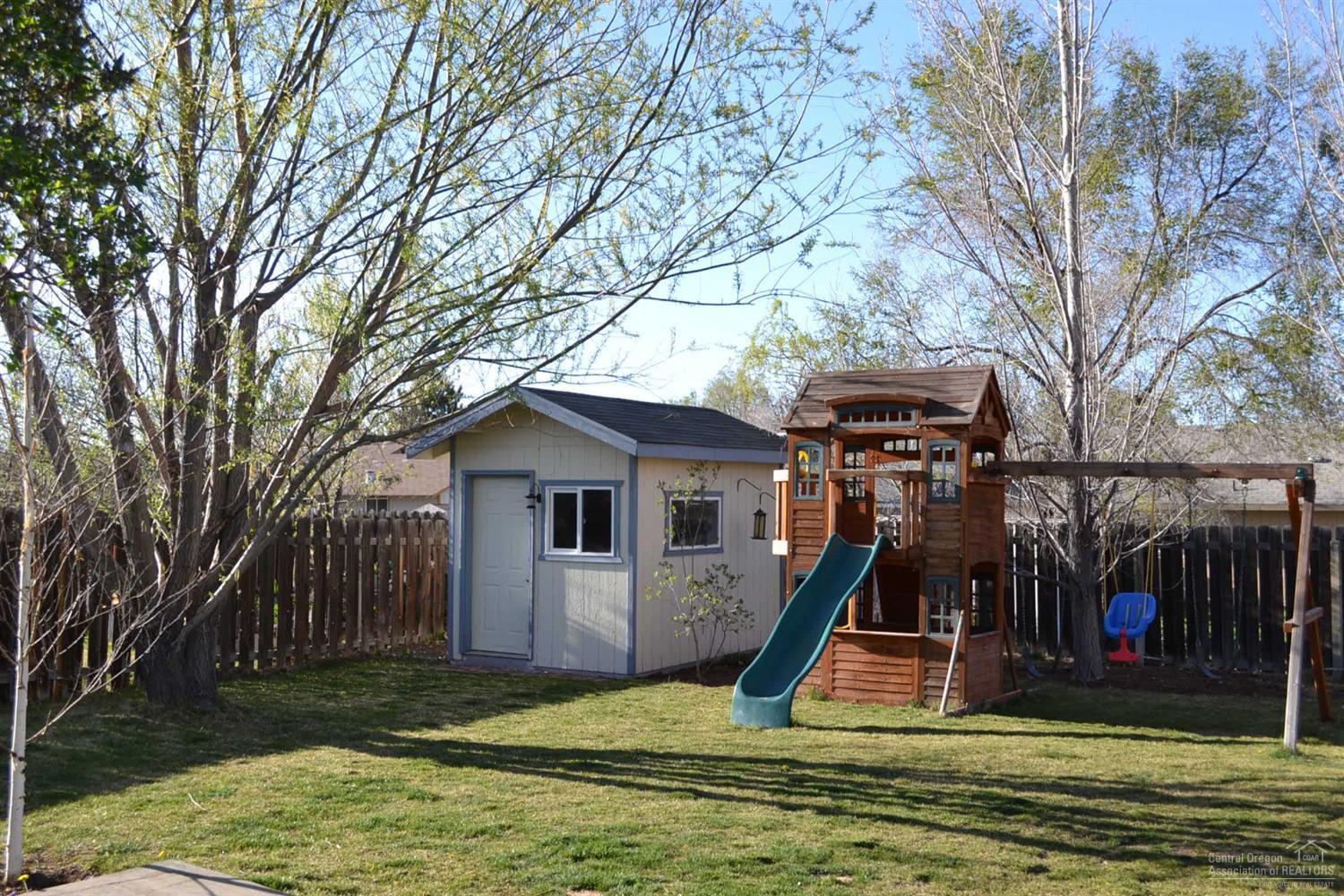 3247 Southwest Quartz Place Redmond, OR 97756 - Photo 3 of 18 Additional Photo