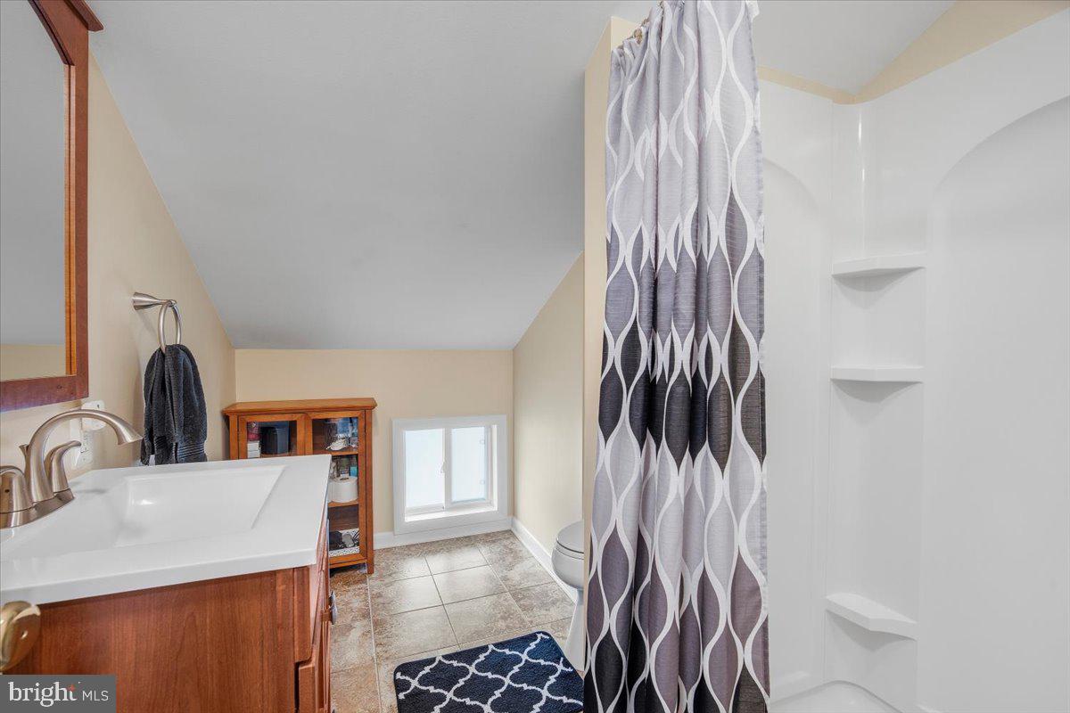 807 Brice Road Rockville, MD 20852 - Photo 26 of 65 Upper level full bathroom