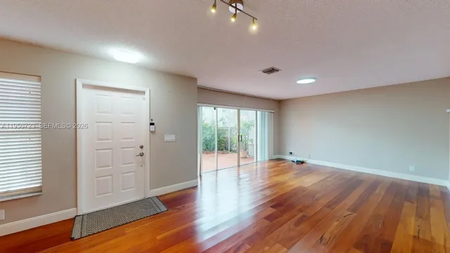 $3,400 | 11045 Neptune Drive, Unit 11045, Cooper City, FL 33026