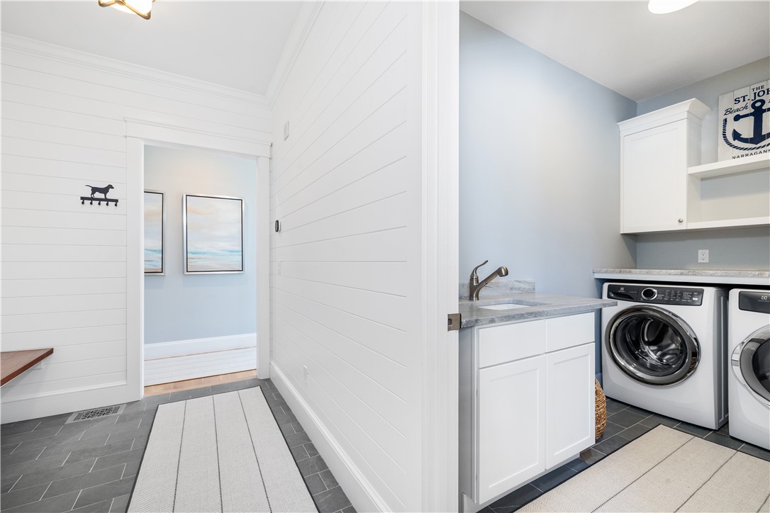 1044 Ocean Road Narragansett, RI 02882 - Photo 16 of 50