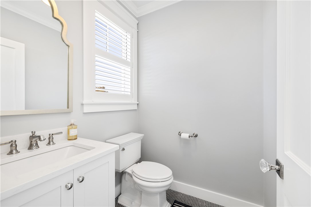 1044 Ocean Road Narragansett, RI 02882 - Photo 17 of 50