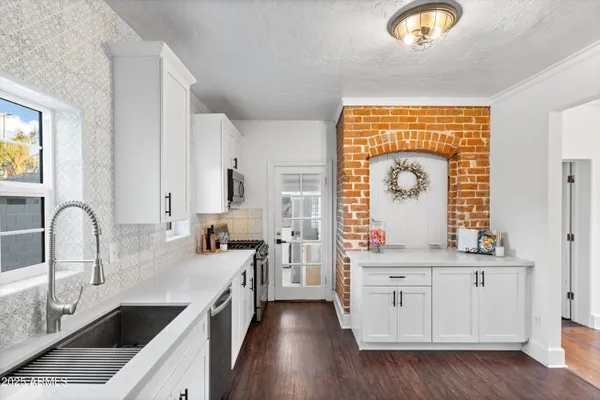 $488,000 | 1637 East Earll Drive, Phoenix, AZ 85016