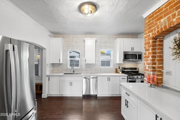 $488,000 | 1637 East Earll Drive, Phoenix, AZ 85016