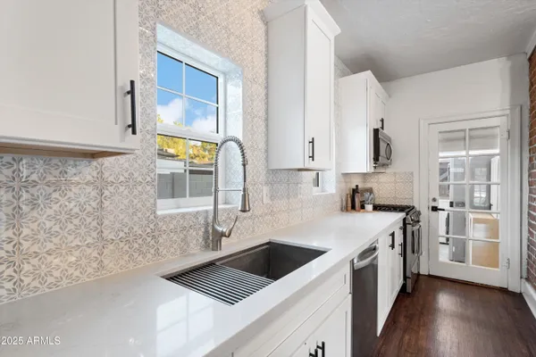 $488,000 | 1637 East Earll Drive, Phoenix, AZ 85016