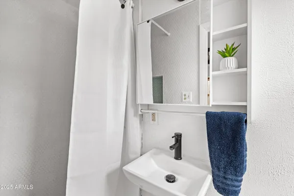 $488,000 | 1637 East Earll Drive, Phoenix, AZ 85016