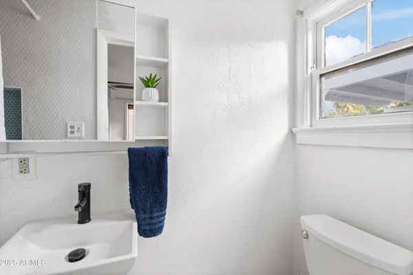 $488,000 | 1637 East Earll Drive, Phoenix, AZ 85016