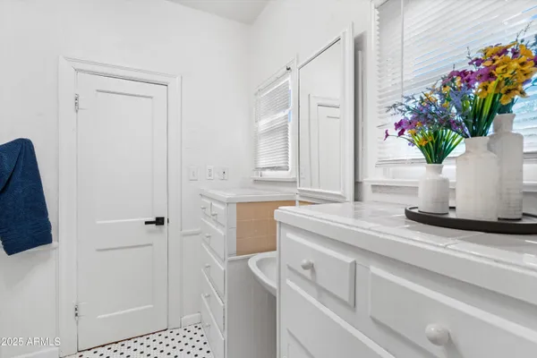 $488,000 | 1637 East Earll Drive, Phoenix, AZ 85016