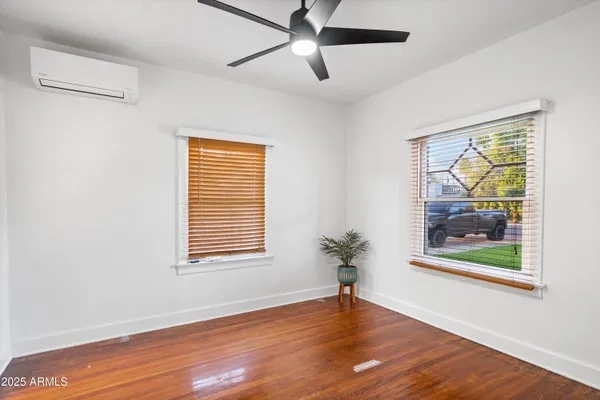 $488,000 | 1637 East Earll Drive, Phoenix, AZ 85016