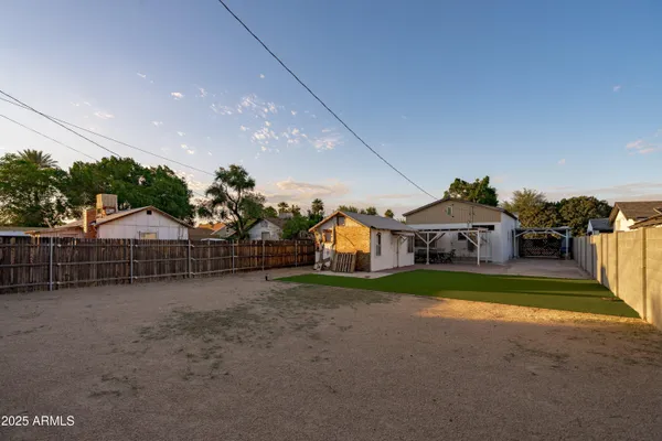 $488,000 | 1637 East Earll Drive, Phoenix, AZ 85016