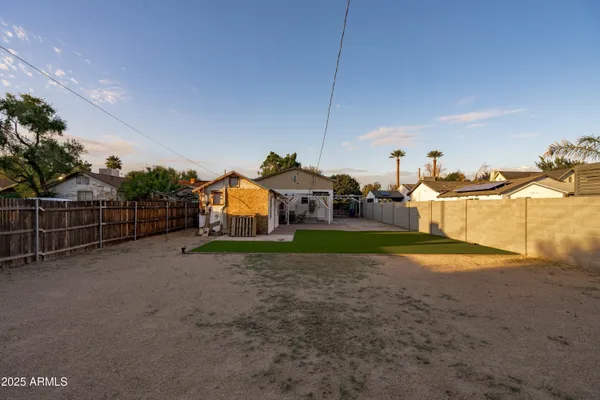 $488,000 | 1637 East Earll Drive, Phoenix, AZ 85016