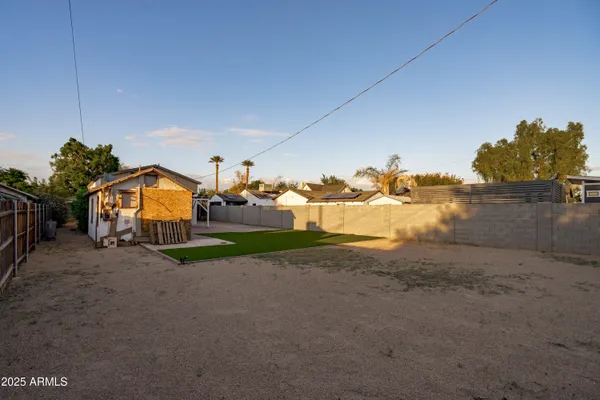 $488,000 | 1637 East Earll Drive, Phoenix, AZ 85016