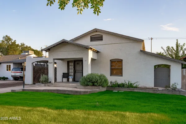 $488,000 | 1637 East Earll Drive, Phoenix, AZ 85016