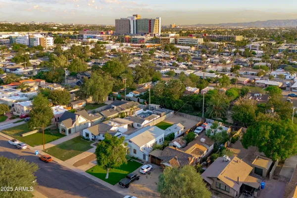 $488,000 | 1637 East Earll Drive, Phoenix, AZ 85016