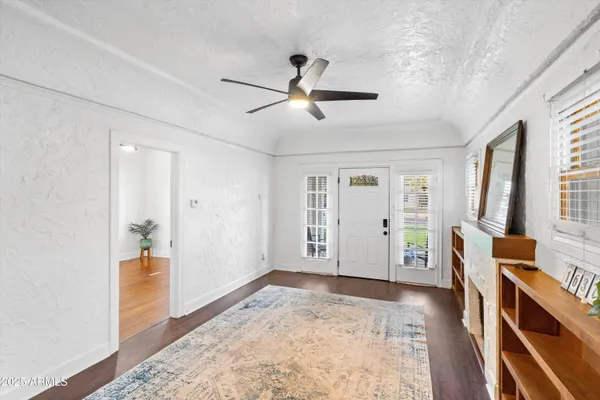 $488,000 | 1637 East Earll Drive, Phoenix, AZ 85016