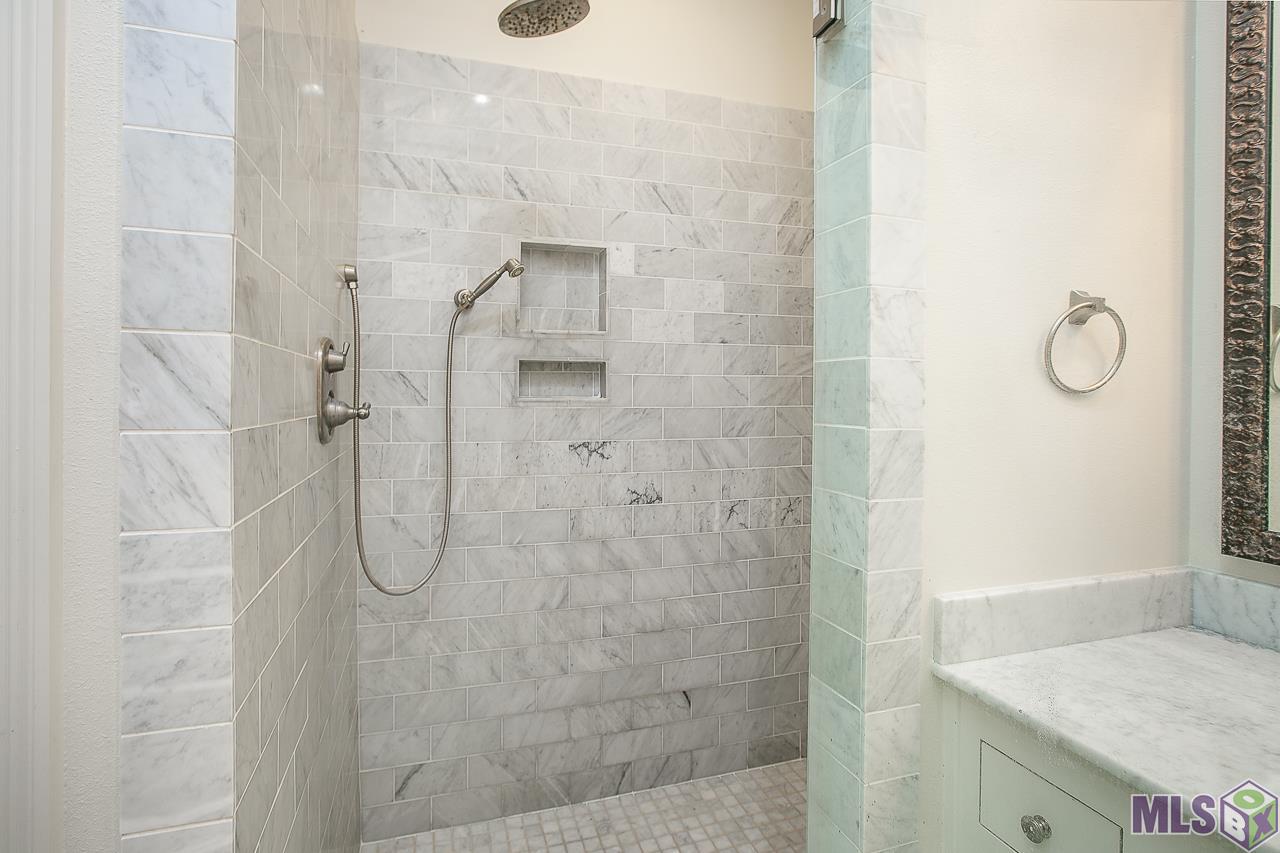 15552 Long Farm Road Baton Rouge, LA 70817 - Photo 18 of 32 MULTI-HEAD SHOWER