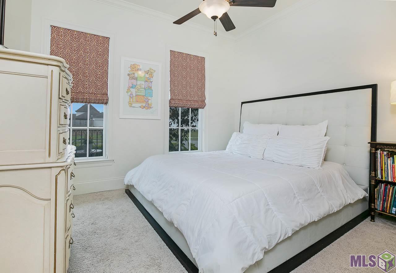 15552 Long Farm Road Baton Rouge, LA 70817 - Photo 20 of 32 DOWNSTAIRS GUEST SUITE