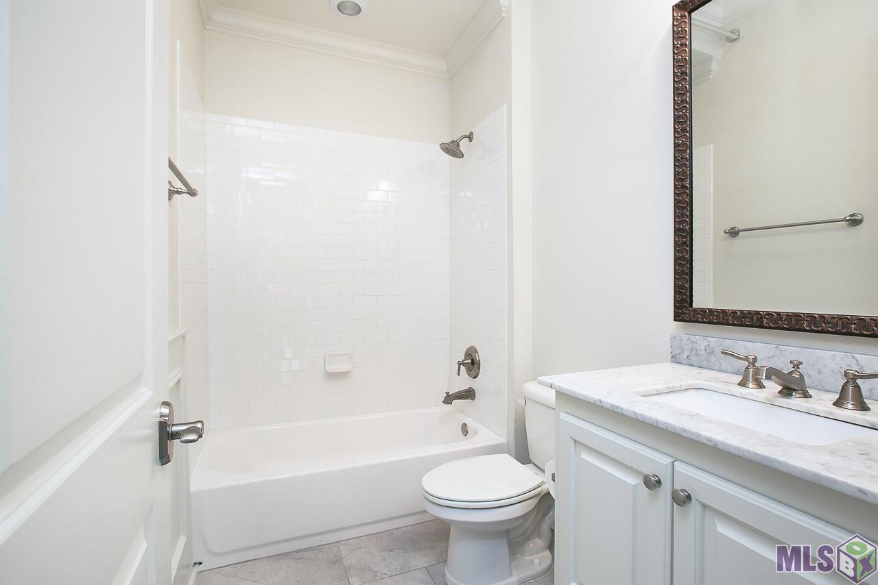15552 Long Farm Road Baton Rouge, LA 70817 - Photo 21 of 32 MARBLE COUNTER IN ALL BATHS