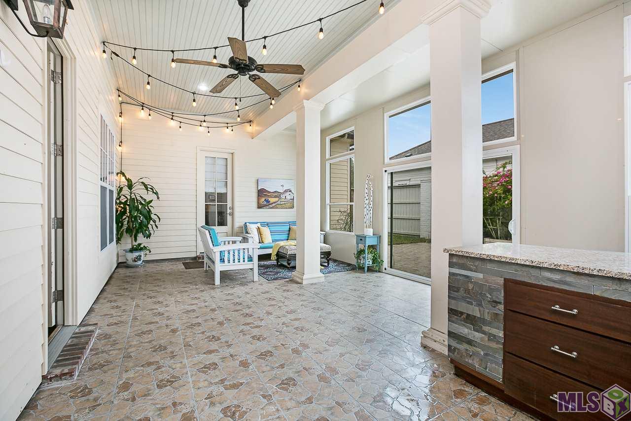 15552 Long Farm Road Baton Rouge, LA 70817 - Photo 29 of 32 SUNROOM WITH SITTING AREA