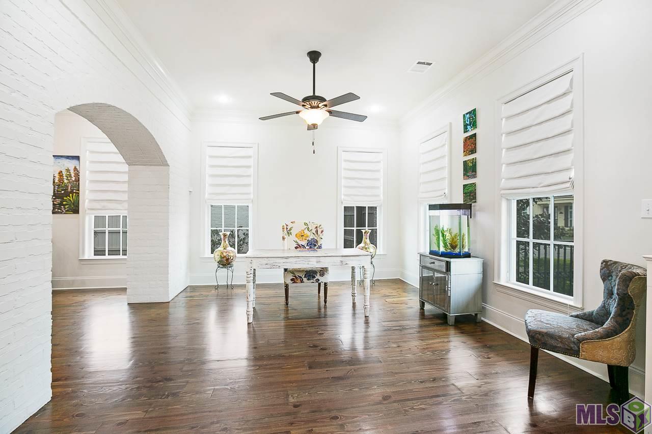15552 Long Farm Road Baton Rouge, LA 70817 - Photo 3 of 32 FORMAL LIVING ROOM