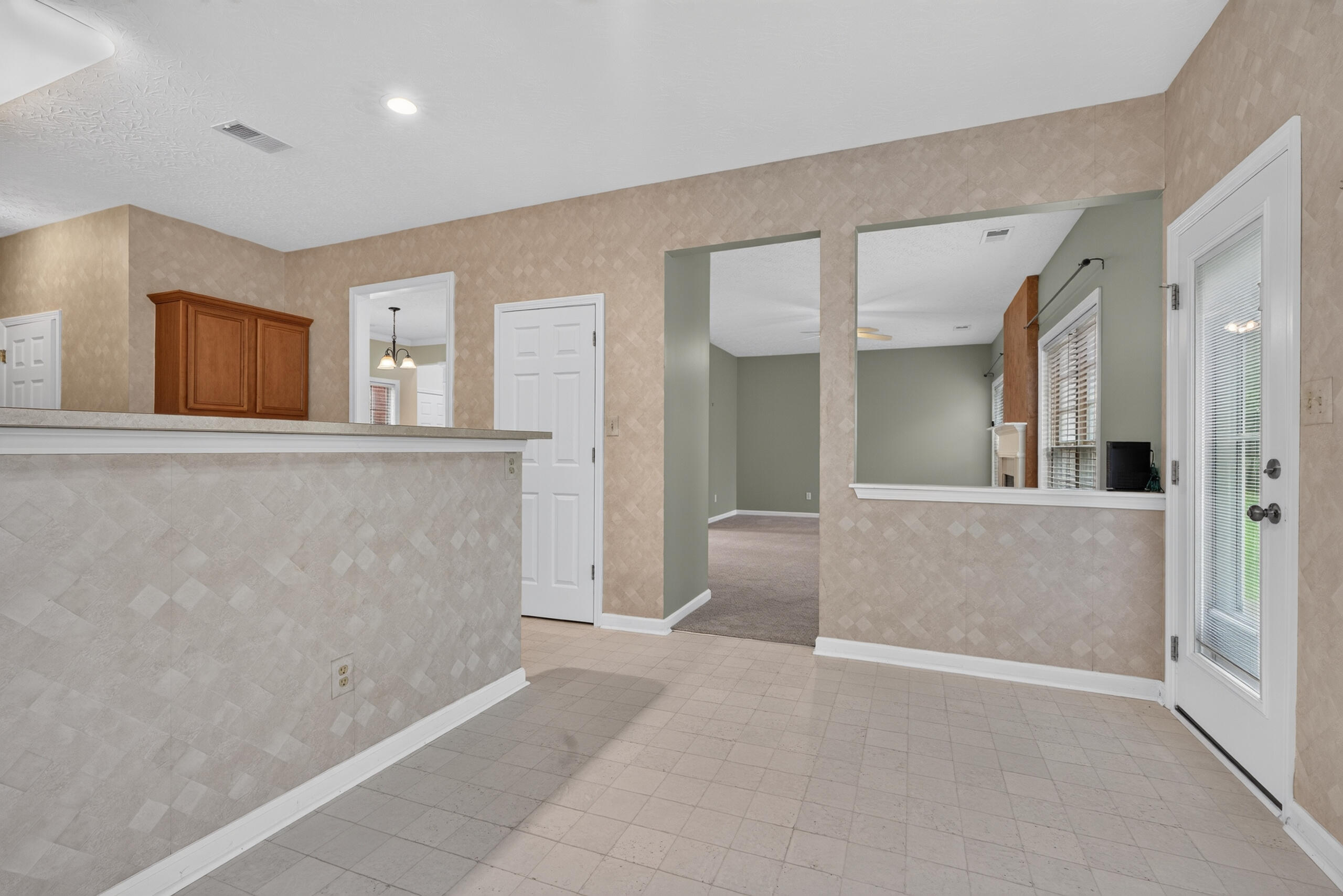 2193 Shaker Run Road Lexington, KY 40509 - Photo 13 of 34 breakfast area