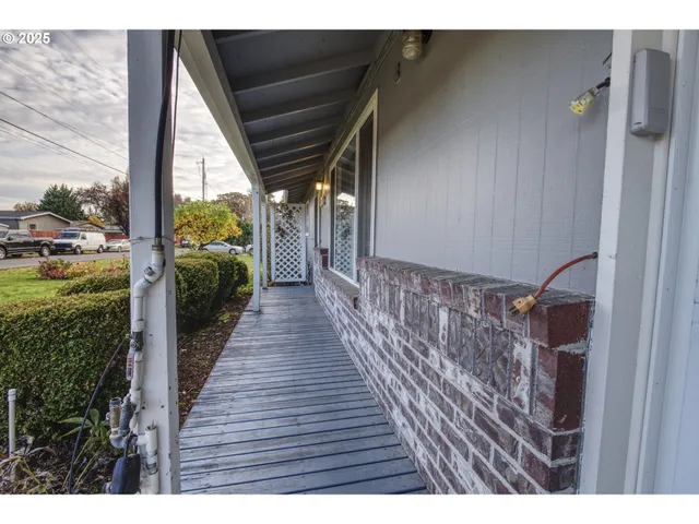 $439,900 | 301 South Everest Road, Newberg, OR 97132