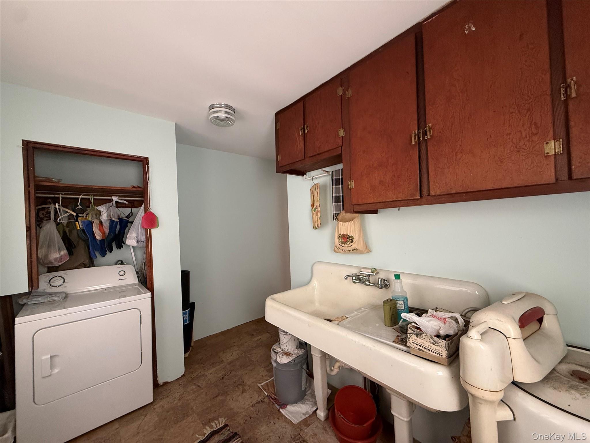 111 Mail Road Barryville, NY 12719 - Photo 20 of 34 Laundry room with washer / dryer