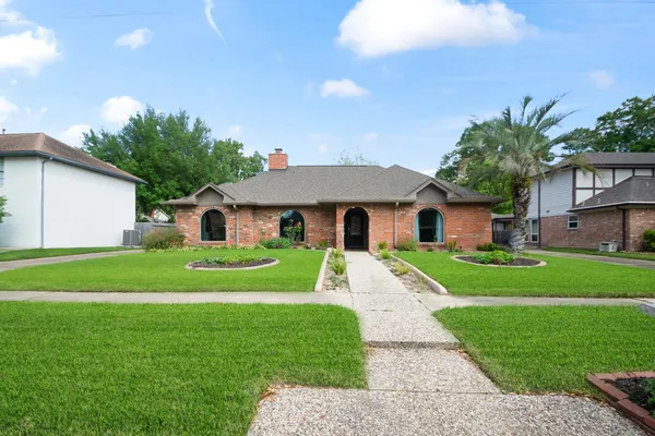 $399,900 | 15807 Brookvilla Drive, Houston, TX 77059