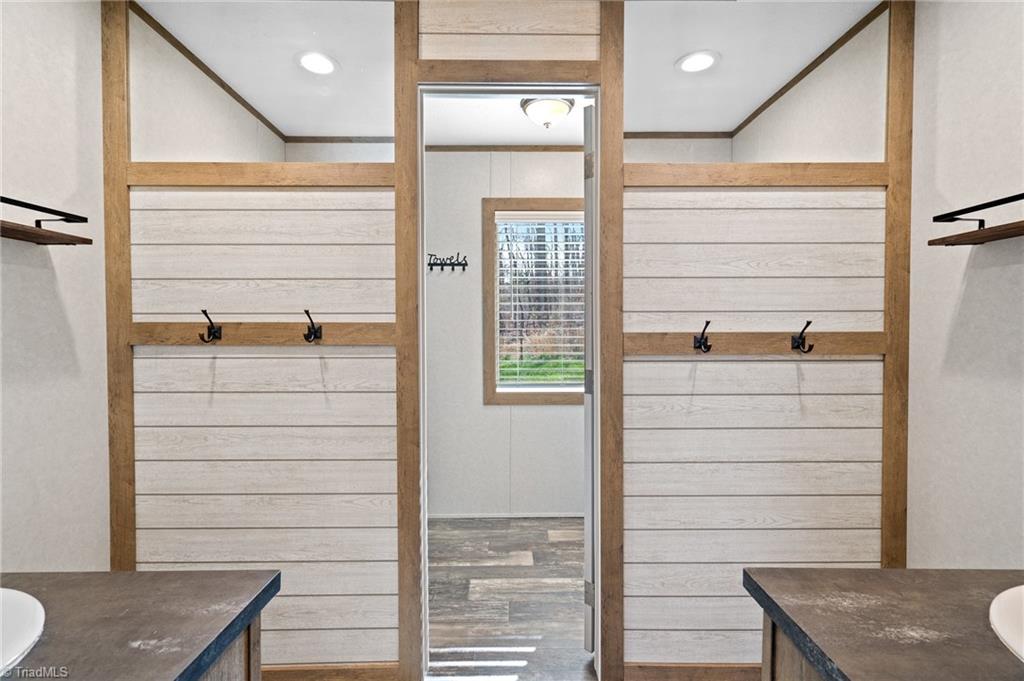 956 Kindley Road Thomasville, NC 27360 - Photo 24 of 34 Second Bathroom