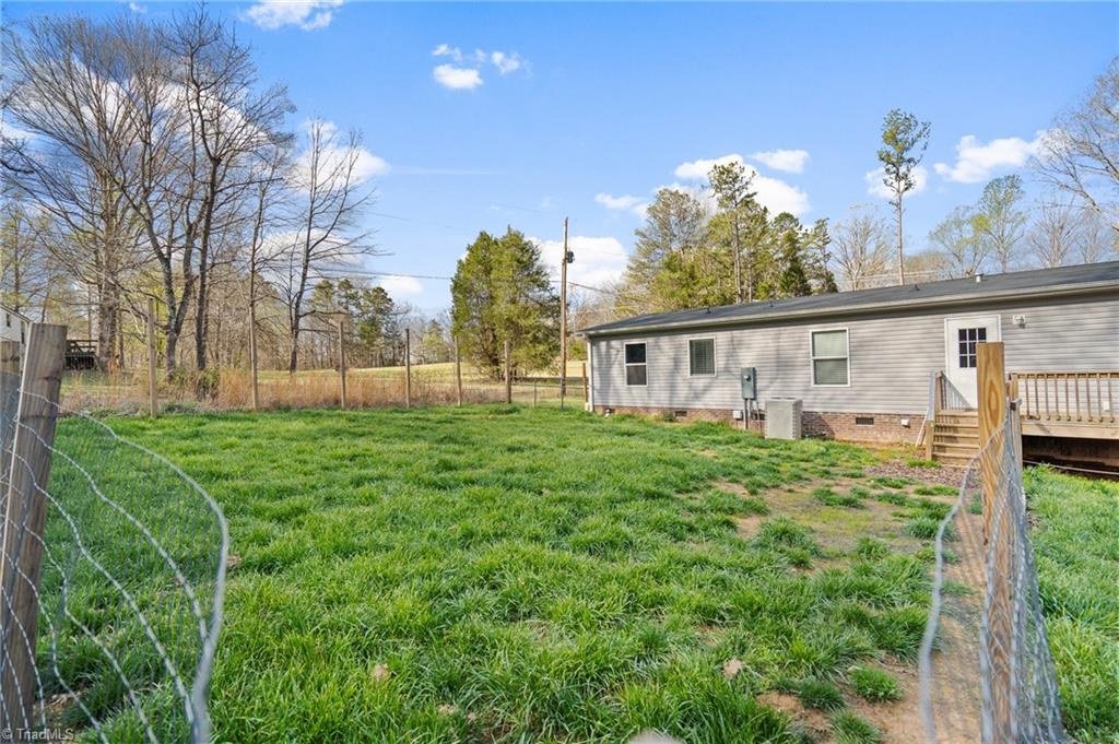 956 Kindley Road Thomasville, NC 27360 - Photo 30 of 34 Fenced Dog Run