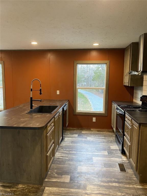 956 Kindley Road Thomasville, NC 27360 - Photo 10 of 34 Kitchen
