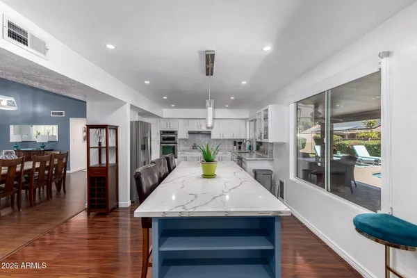 $4,950 | 11401 North 45th Place, Phoenix, AZ 85028