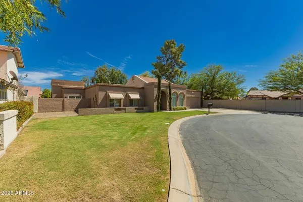 $4,950 | 11401 North 45th Place, Phoenix, AZ 85028
