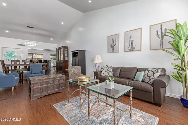 $4,950 | 11401 North 45th Place, Phoenix, AZ 85028