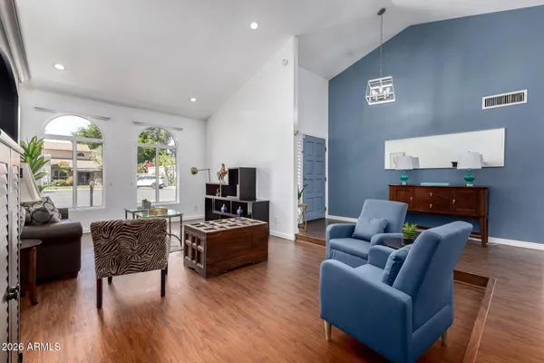 $4,950 | 11401 North 45th Place, Phoenix, AZ 85028