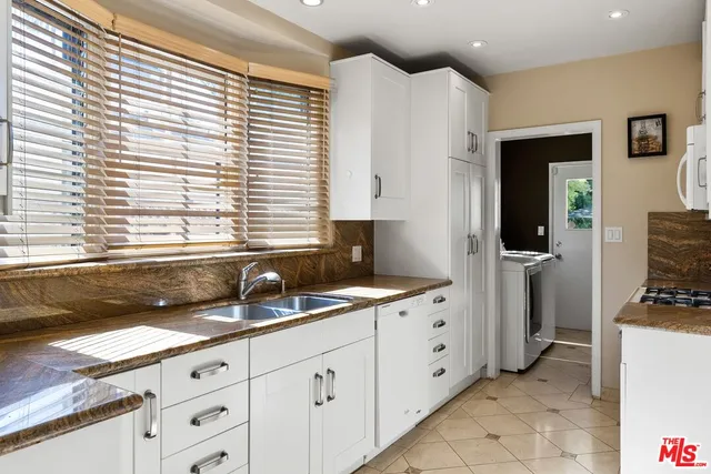 $2,280,000 | 107 South Gardner Street, Los Angeles, CA 90036