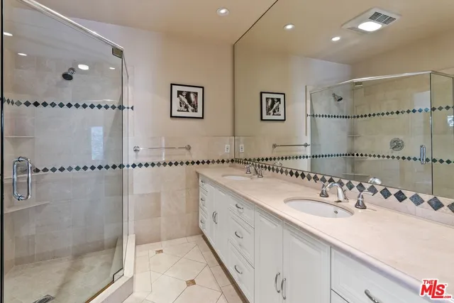 $2,280,000 | 107 South Gardner Street, Los Angeles, CA 90036