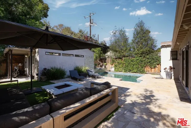 $2,280,000 | 107 South Gardner Street, Los Angeles, CA 90036