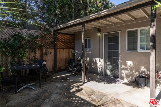 $2,280,000 | 107 South Gardner Street, Los Angeles, CA 90036