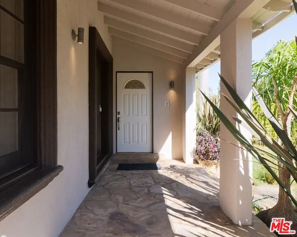 $2,280,000 | 107 South Gardner Street, Los Angeles, CA 90036