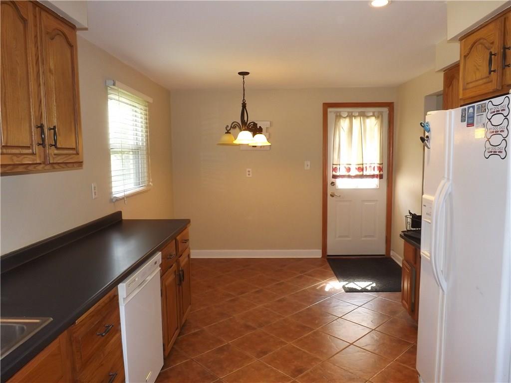 246 Shafer Road Coraopolis, PA 15108 - Photo 4 of 24 Gallery Image 4