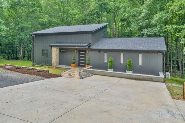 $899,000 | 2281 Old Highway 16, Jefferson, NC 28640