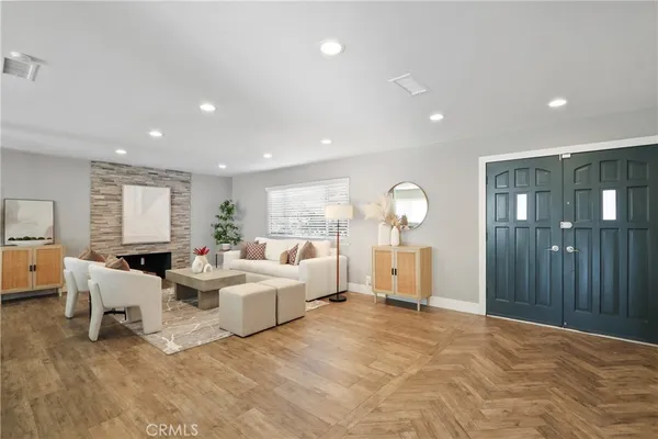 $1,299,000 | 340 East Riverdale Avenue, Orange, CA 92865